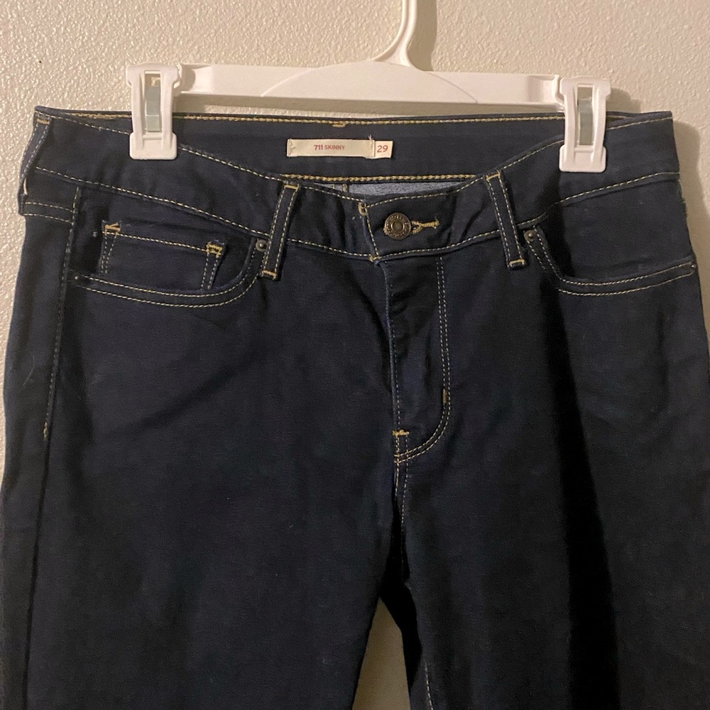 Levi 711 jeans